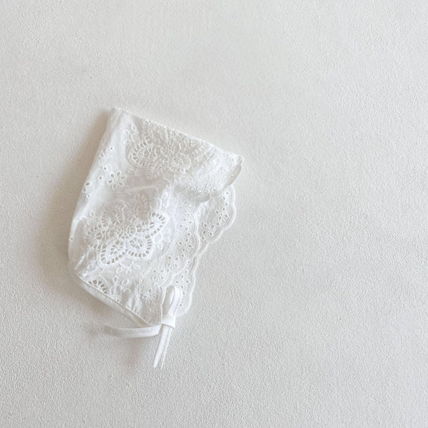 SALLY LACE BONNET HAT